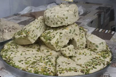 تصویر 3 از حلوا ارده شکری سنتی با عطر دلپذیر کنجد تازه